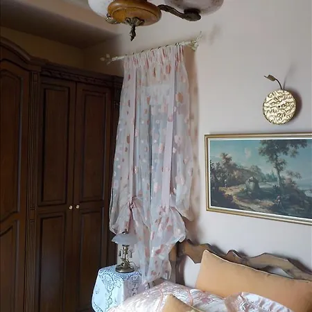 Maria Tzi Houlakia (Mykonos)