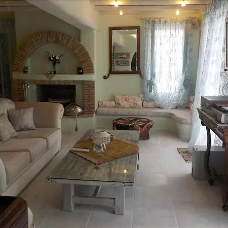 Maria Tzi Villa