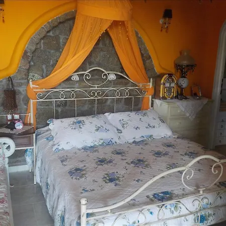Villa Maria Tzi *