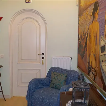 Maria Tzi Villa